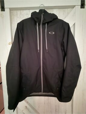 Oakley Black Hooded Ski & Snowboard Jacket with Gray Trim
